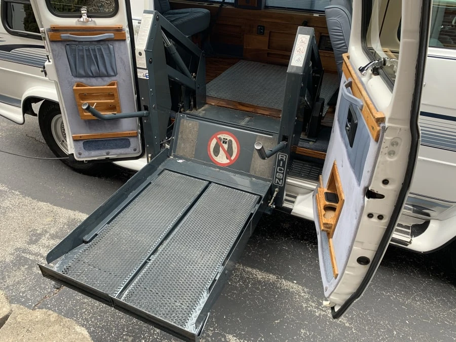 1995 GMC G-series Van - Image 8 of 9