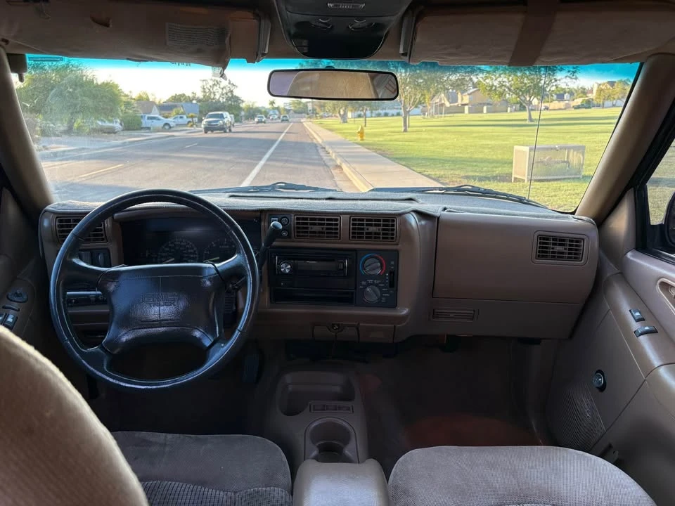 1995 GMC S-15 Jimmy 2nd Gen - Image 9 of 15