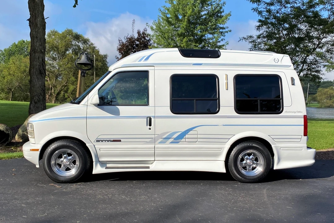 1995 GMC G-series Van - Image 6 of 31
