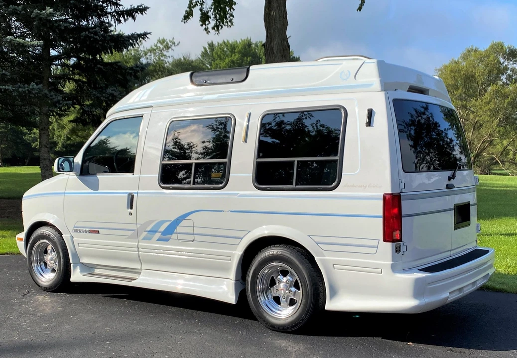 1995 GMC G-series Van - Image 9 of 31