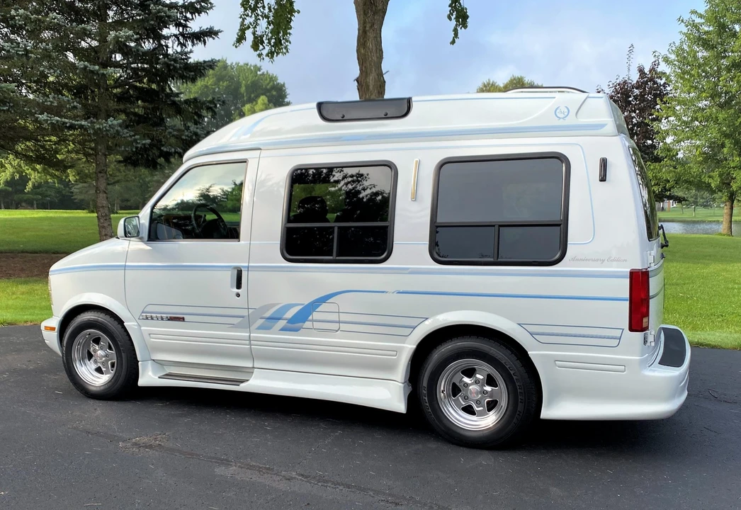 1995 GMC G-series Van - Image 7 of 31