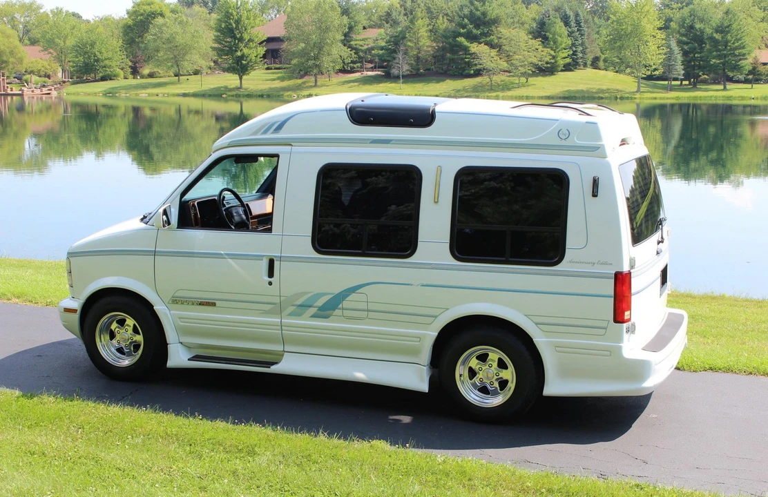 1995 GMC G-series Van - Image 8 of 31