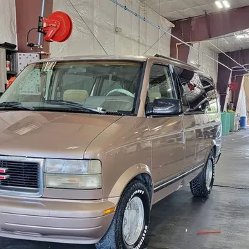 1995 GMC Safari Passenger SLT Extended Minivan 3D