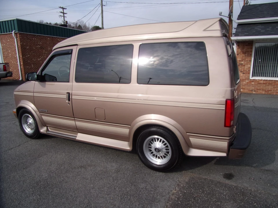 1995 GMC G-series Van - Image 7 of 31