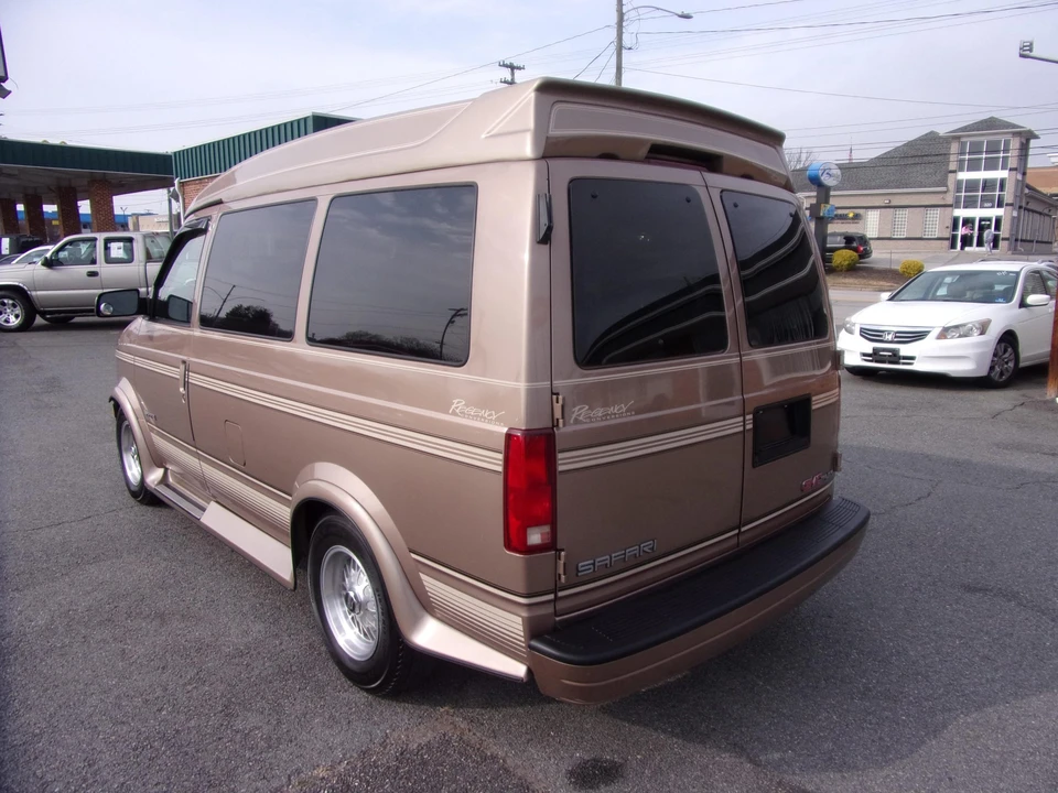1995 GMC G-series Van - Image 8 of 31