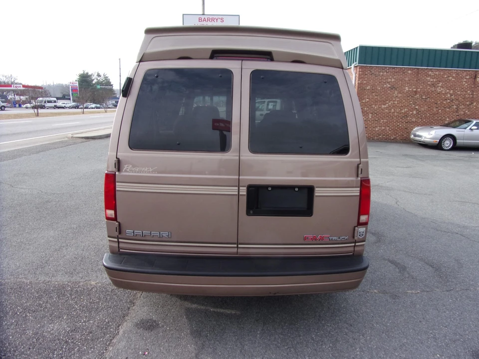 1995 GMC G-series Van - Image 9 of 31