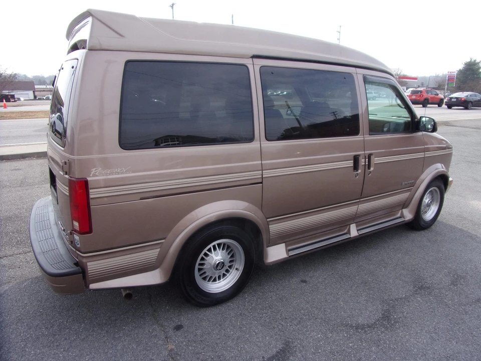 1995 GMC G-series Van - Image 11 of 31