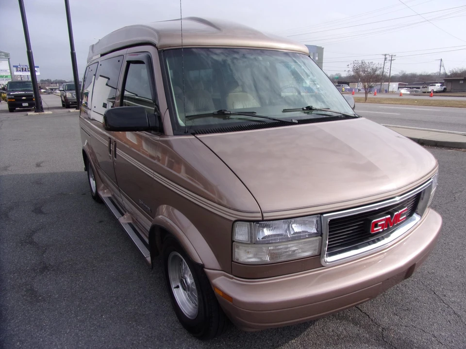 1995 GMC G-series Van - Image 2 of 31