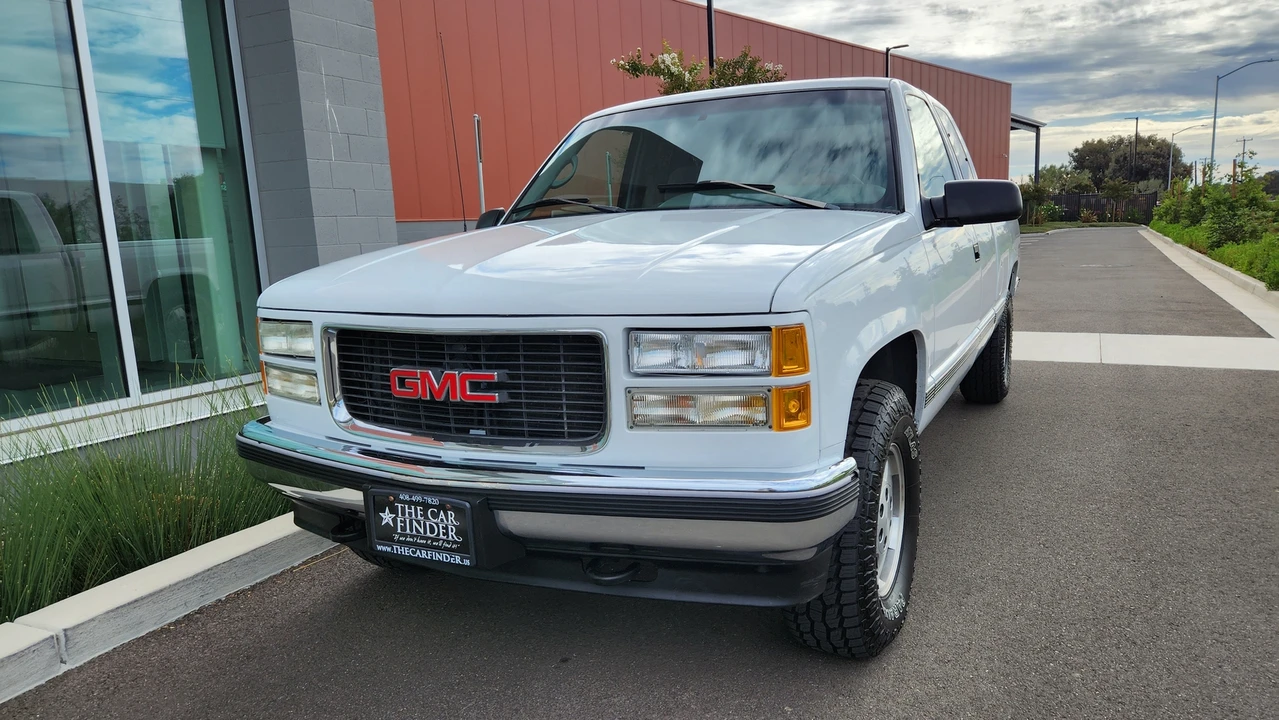 1995 GMC Sierra 1st Gen - Image 2 of 31