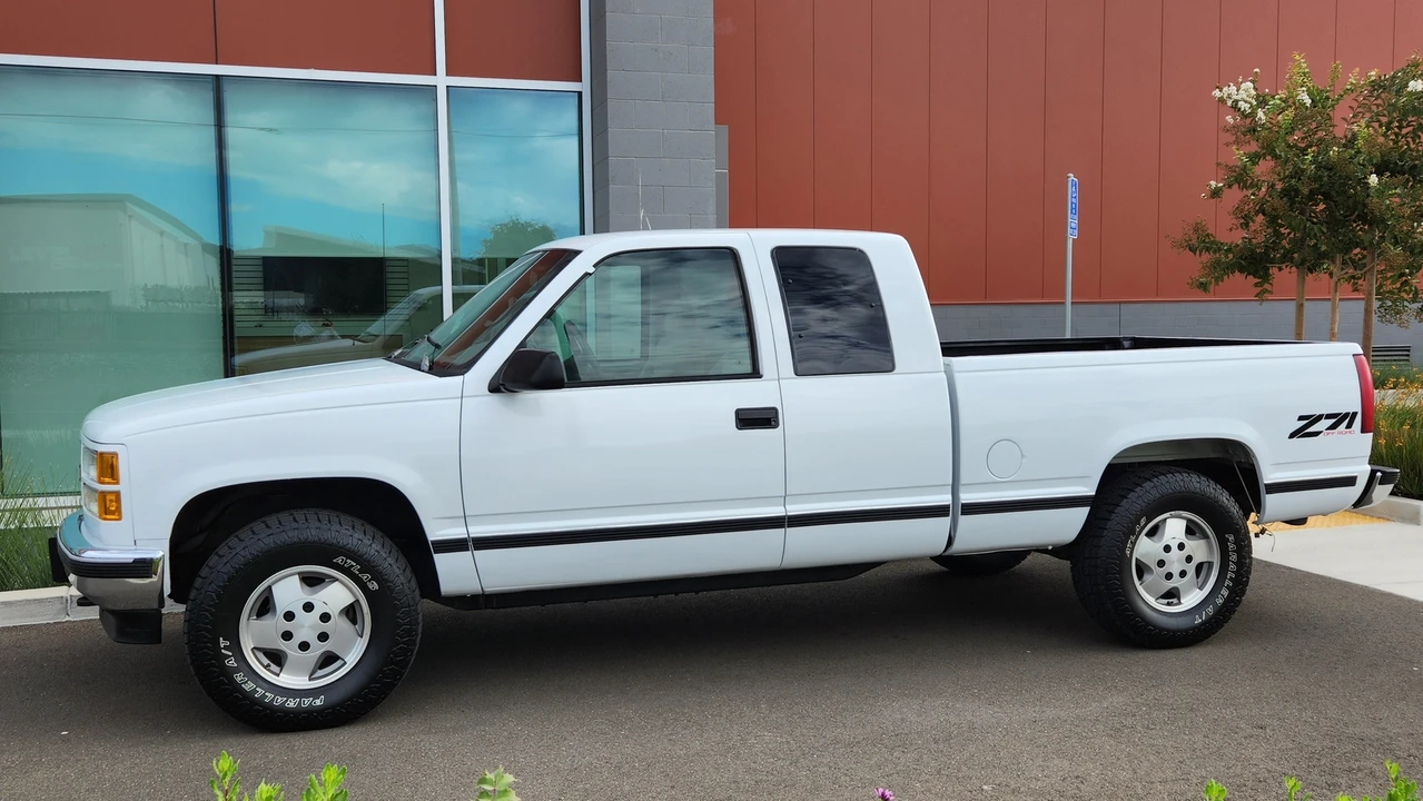 1995 GMC Sierra 1st Gen - Image 9 of 31
