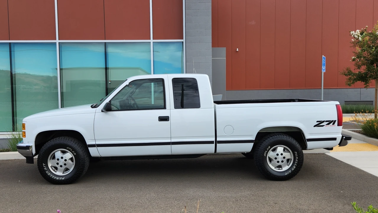 1995 GMC Sierra 1st Gen - Image 10 of 31