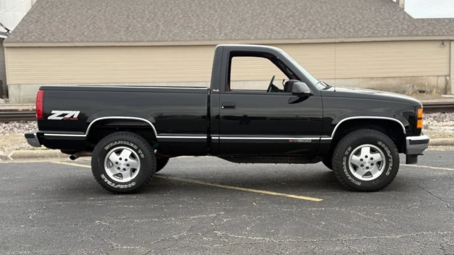 1995 GMC Sierra 1st Gen - Image 5 of 12
