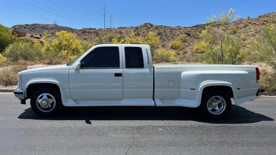 1995 GMC Sierra 1st Gen - Image 2 of 15