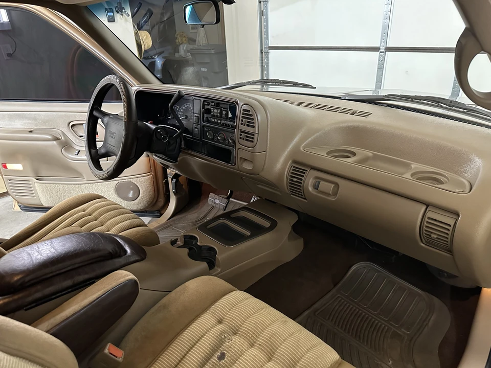 1995 GMC Sierra 1st Gen - Image 28 of 31