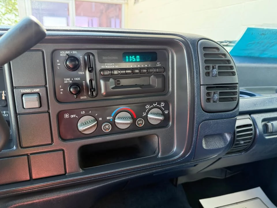1995 GMC Sierra 1st Gen - Image 17 of 20
