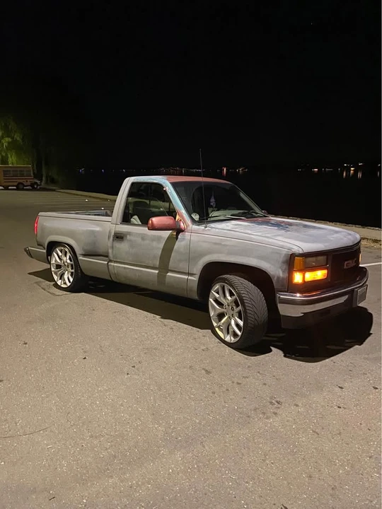 1995 GMC Sierra 1st Gen - Image 2 of 5