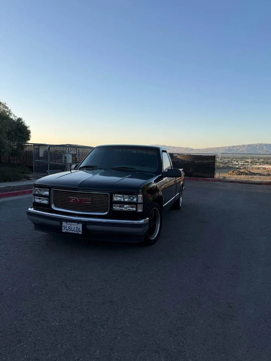 1995 GMC Sierra 1st Gen - Image 2 of 11