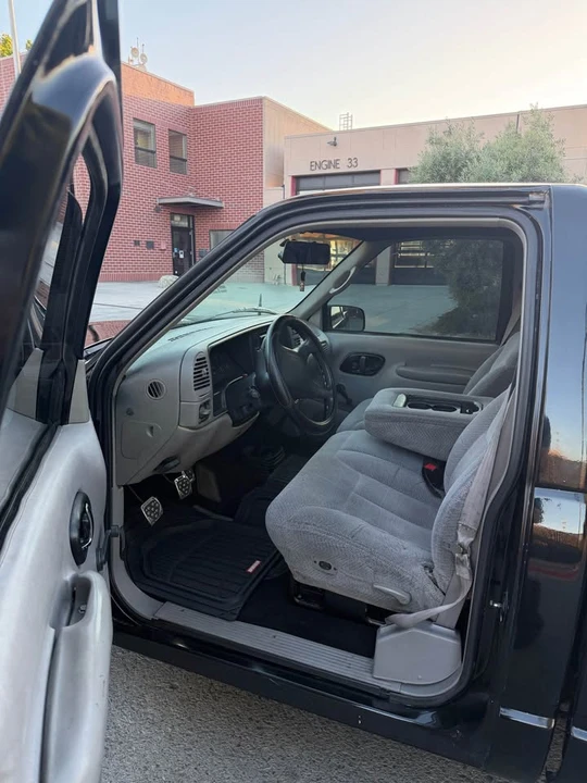 1995 GMC Sierra 1st Gen - Image 7 of 11