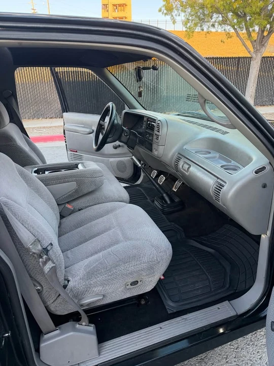1995 GMC Sierra 1st Gen - Image 8 of 11