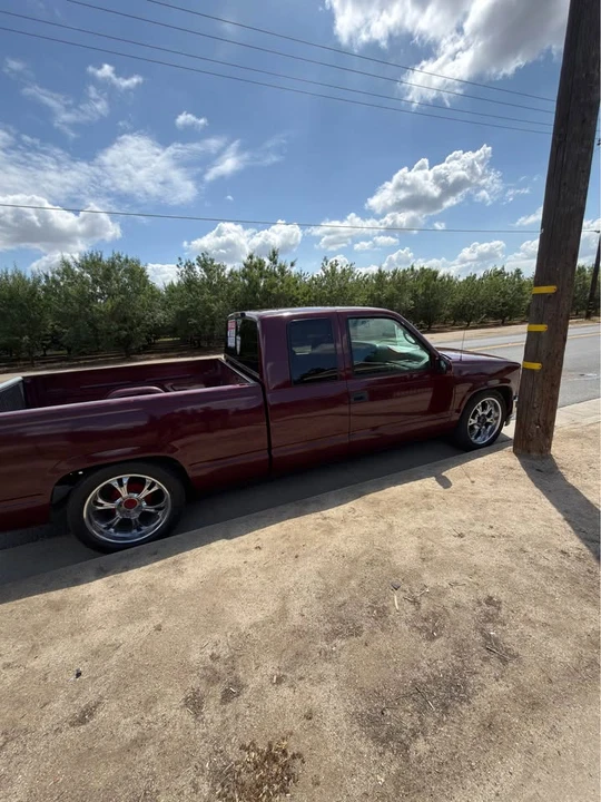 1995 GMC Sierra 1st Gen - Image 2 of 6