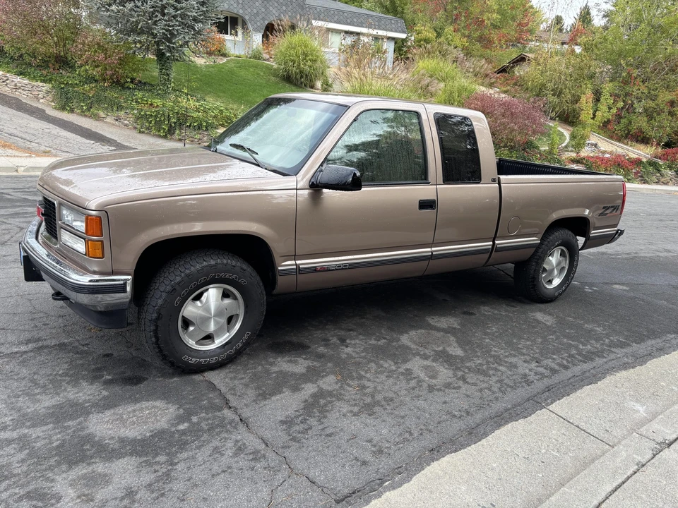 1995 Chevrolet C/K 4th Gen - Image 2 of 31