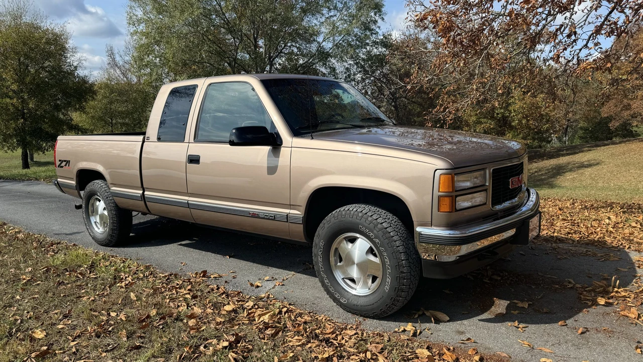 1995 GMC Sierra 1st Gen - Image 4 of 31