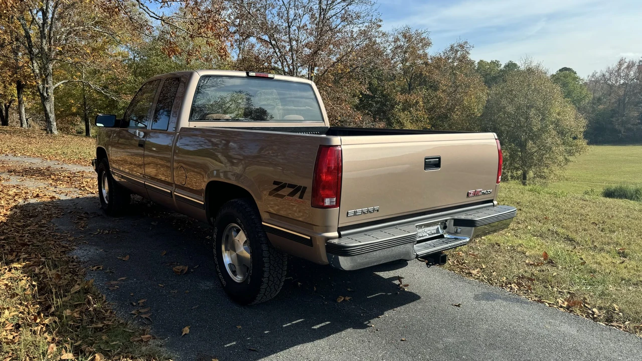 1995 GMC Sierra 1st Gen - Image 9 of 31