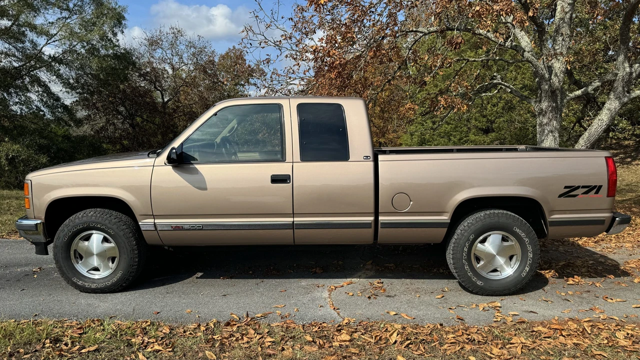 1995 GMC Sierra 1st Gen - Image 12 of 31