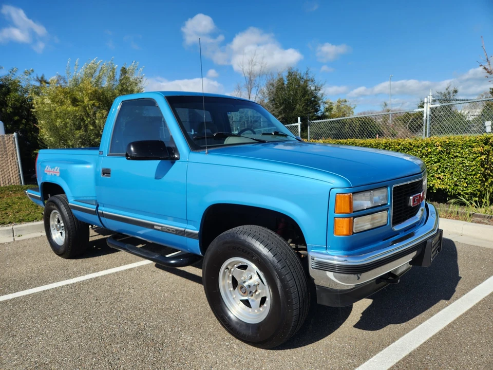 1995 GMC Sierra 1st Gen - Image 2 of 31