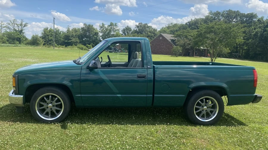 1995 GMC Sierra 1st Gen - Image 2 of 8