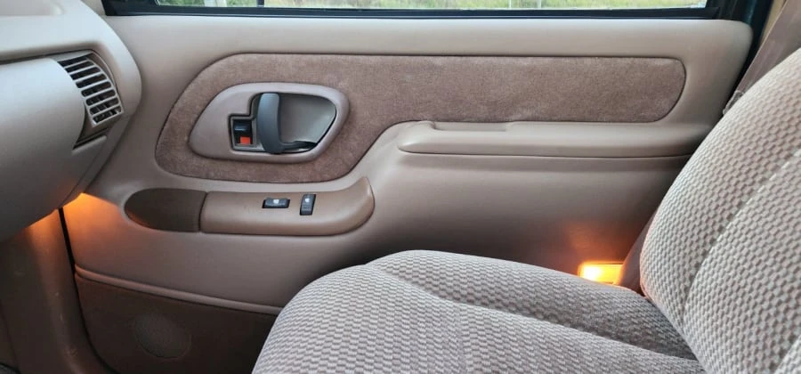 1995 GMC Sierra 1st Gen - Image 8 of 13