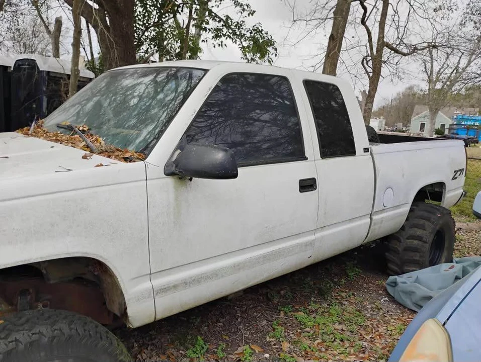 1995 GMC Sierra 1st Gen - Image 2 of 4