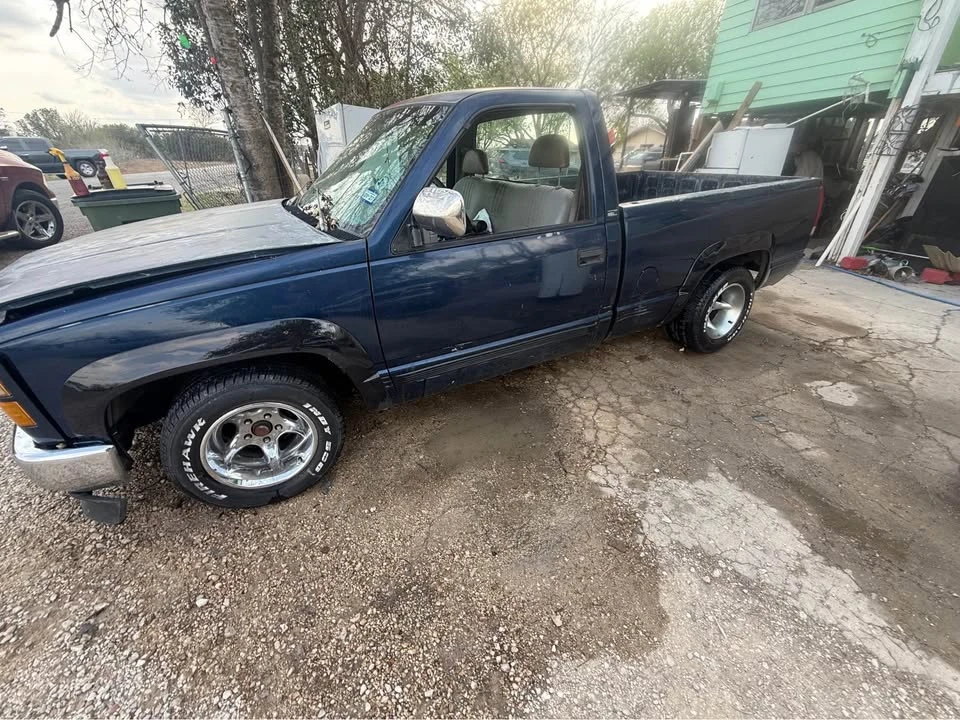 1995 GMC Sierra 1st Gen - Image 2 of 3