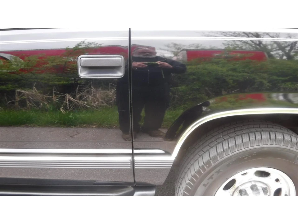 1995 GMC Suburban 8th Gen - Image 10 of 31