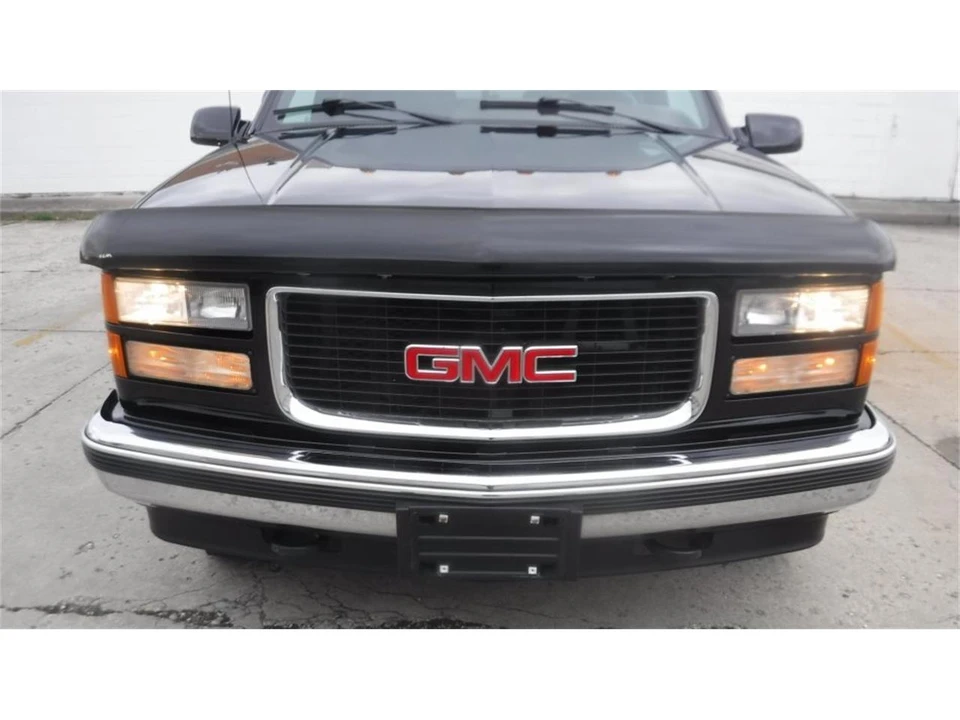 1995 GMC Suburban 8th Gen - Image 2 of 31