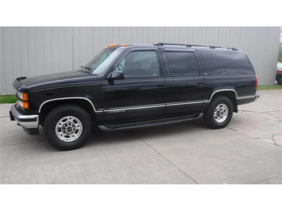 1995 GMC Suburban 8th Gen - Image 8 of 31