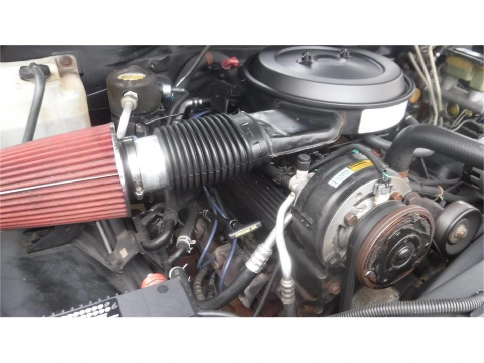 1995 GMC Suburban 8th Gen - Image 11 of 31