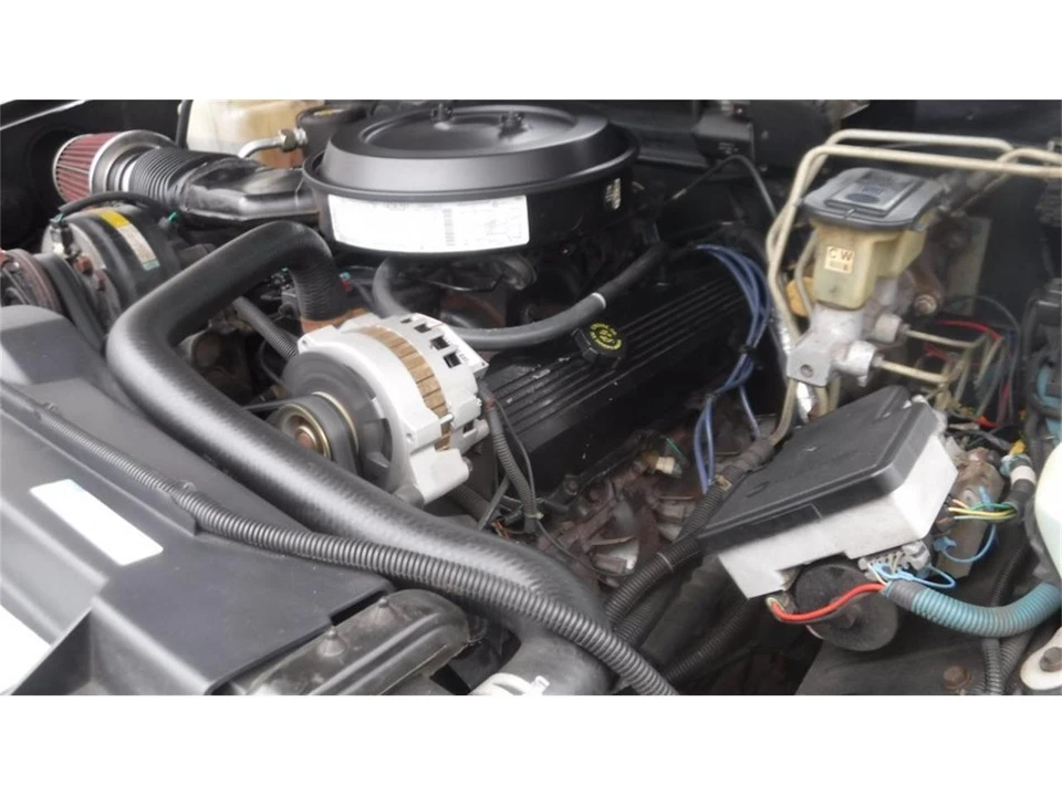 1995 GMC Suburban 8th Gen - Image 13 of 31