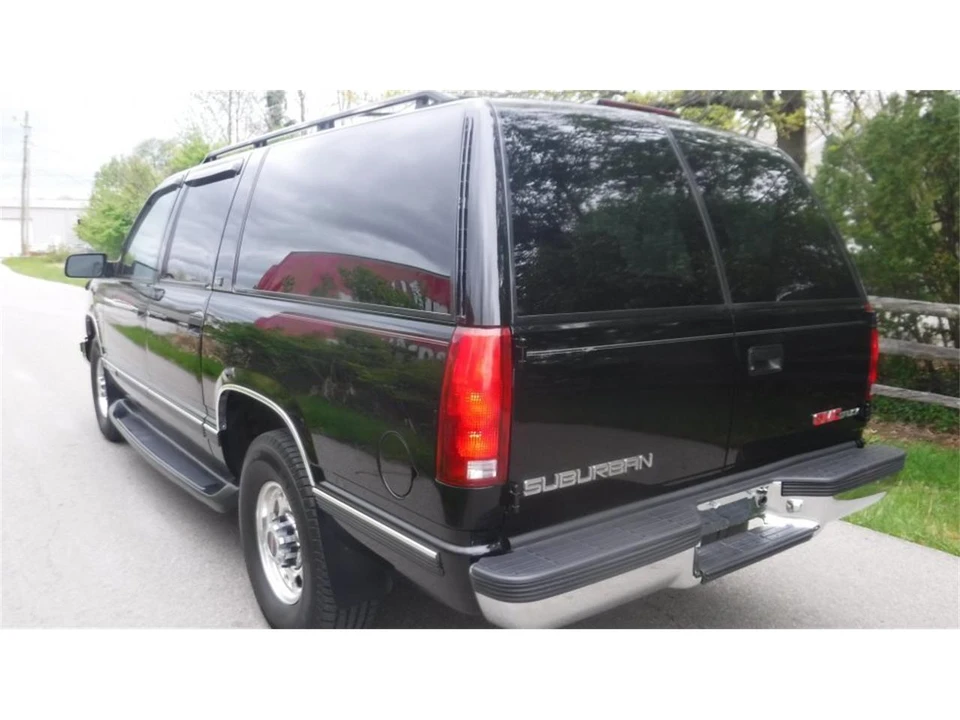 1995 GMC Suburban 8th Gen - Image 22 of 31