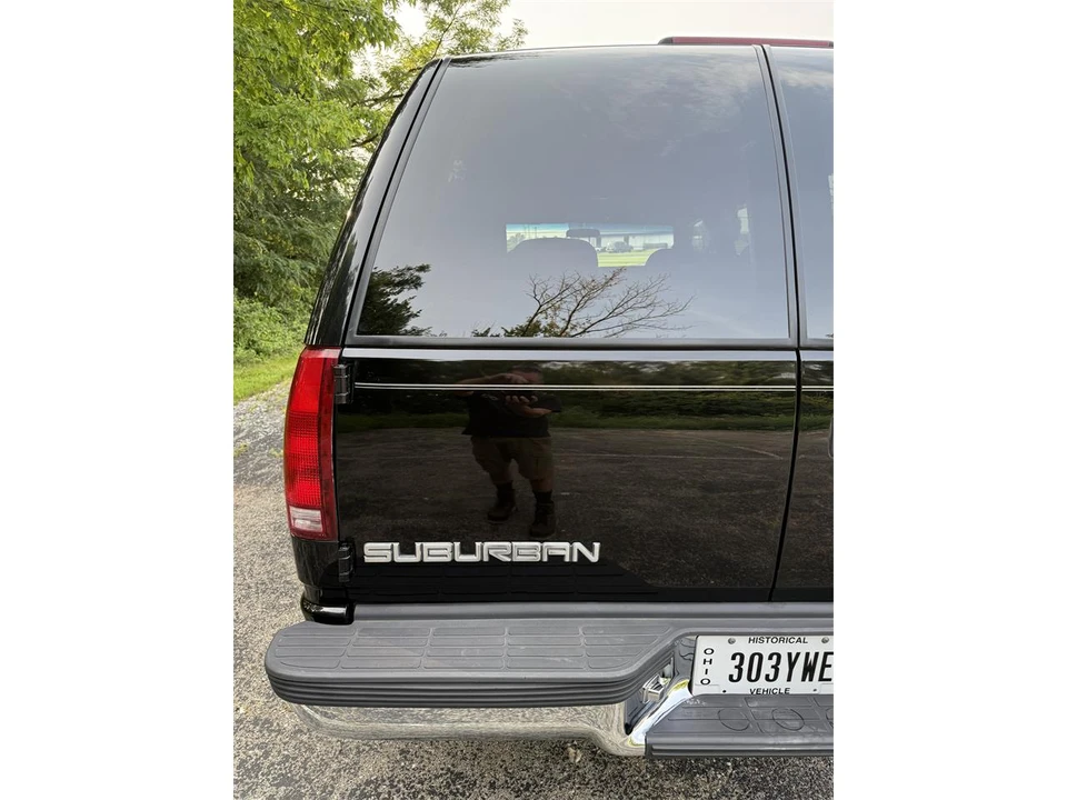 1995 GMC Suburban 8th Gen - Image 23 of 31
