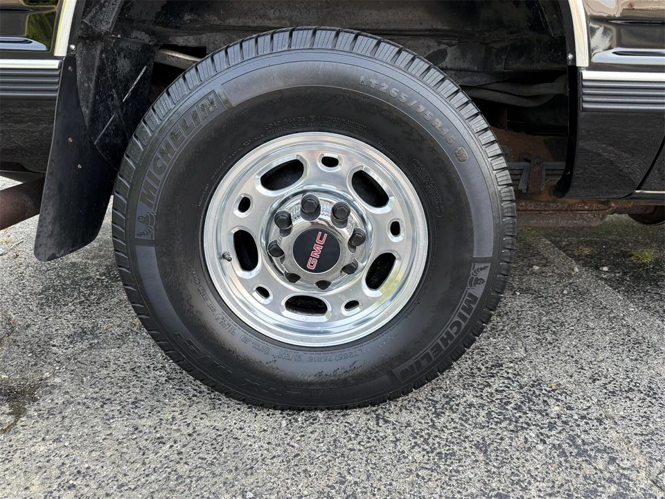 1995 GMC Suburban 8th Gen - Image 31 of 31