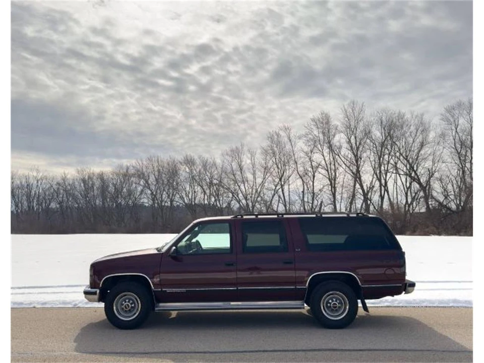 1995 GMC Suburban 8th Gen - Image 3 of 8