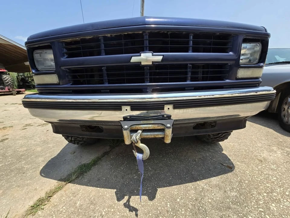 1995 GMC Suburban 8th Gen - Image 7 of 13