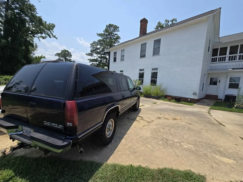 1995 GMC Suburban 8th Gen - Image 6 of 13
