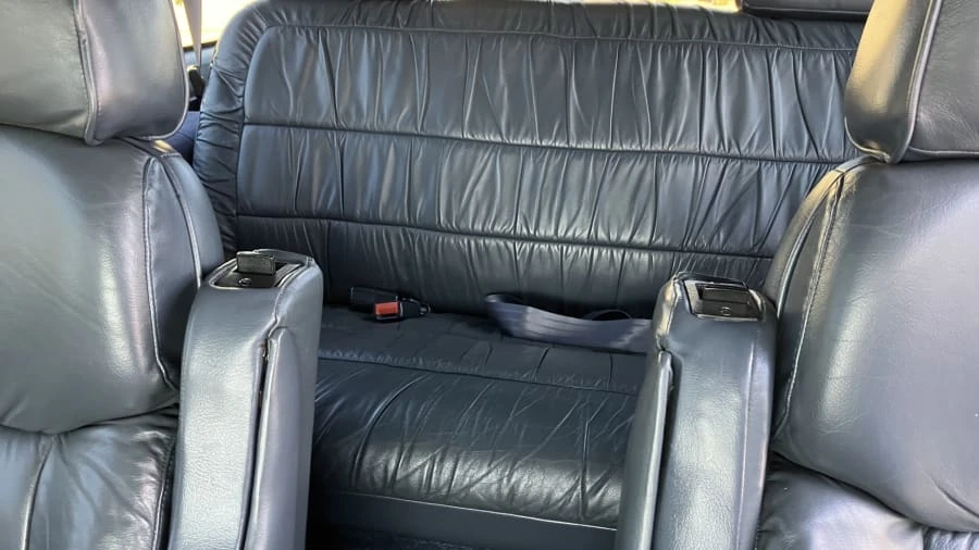 1995 GMC Suburban 8th Gen - Image 10 of 17
