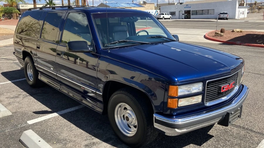 1995 GMC Suburban 8th Gen - Image 17 of 17