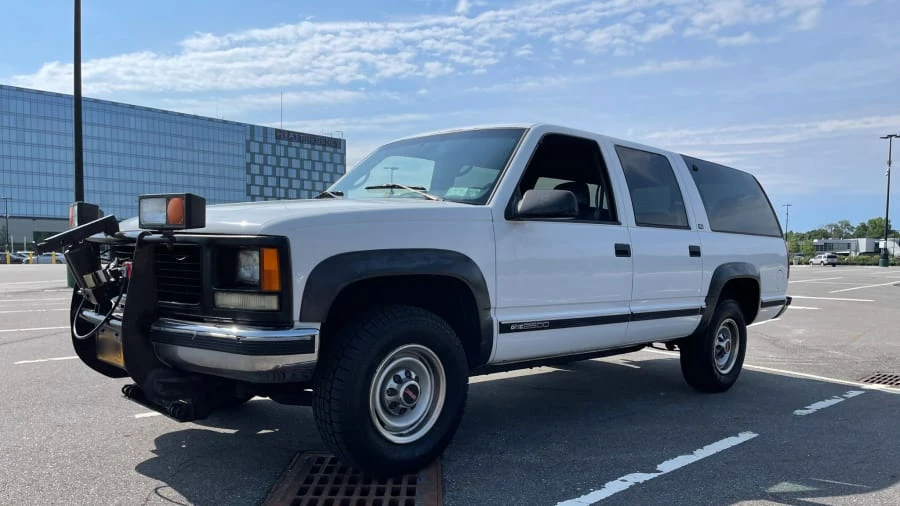 1995 GMC Suburban 8th Gen - Image 5 of 8