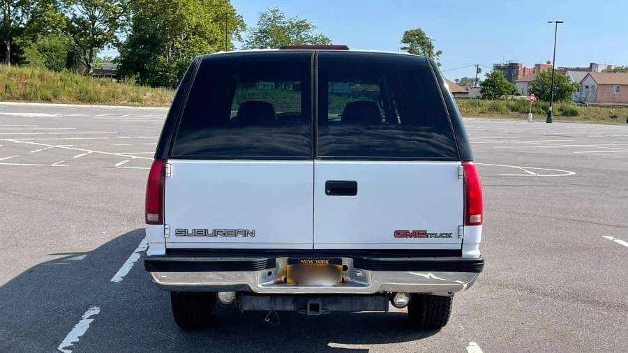 1995 GMC Suburban 8th Gen - Image 3 of 8