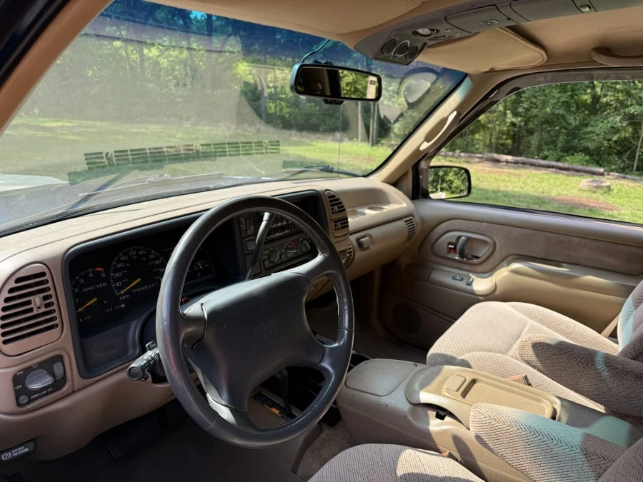 1995 GMC Suburban 8th Gen - Image 8 of 19