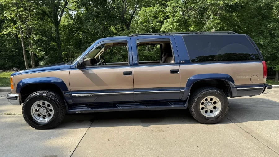 1995 GMC Suburban 8th Gen - Image 6 of 19